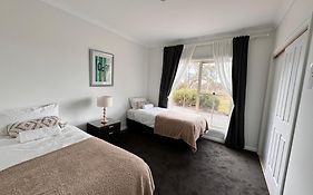 Winterwood Lodge - 6Mins Jindabyne -Pets Allow-Floor Heating Winter-Swimming Pool Summer